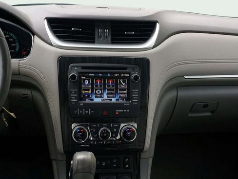 Used 2015 Chevrolet Traverse LT FWD image 25