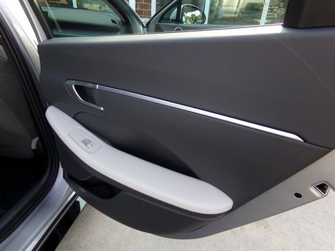 Used 2025 Hyundai Sonata SEL AWD/4WD image 47