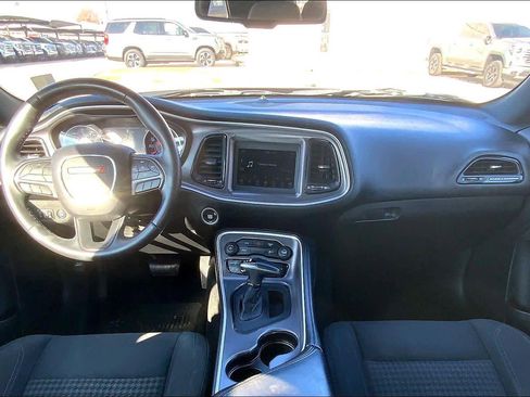 Used 2019 Dodge Challenger SXT image 15