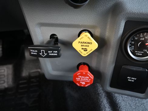 New 2026 Ford F650 2WD SuperCab Super Duty image 31