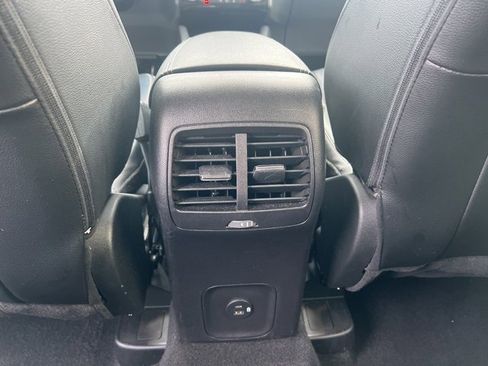 Used 2022 Ford Escape SEL image 18