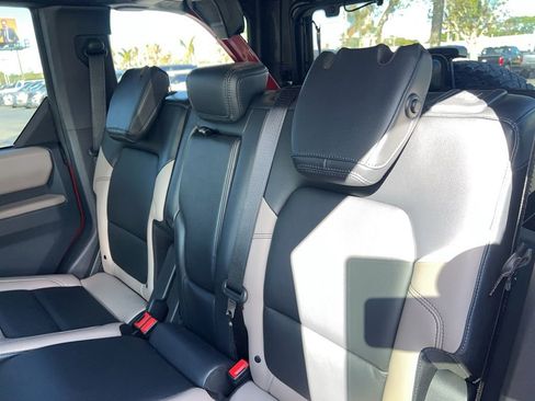 Used 2023 Ford Bronco Wildtrak image 11