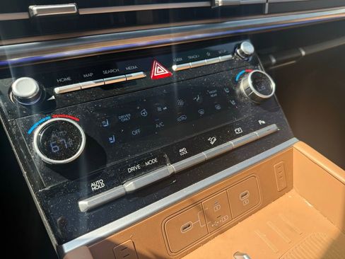 Used 2026 Hyundai Santa Fe Limited AWD/4WD image 16