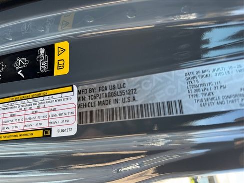 New 2025 Jeep Gladiator Sport image 31