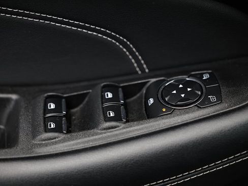 Used 2024 Ford Edge Titanium image 17