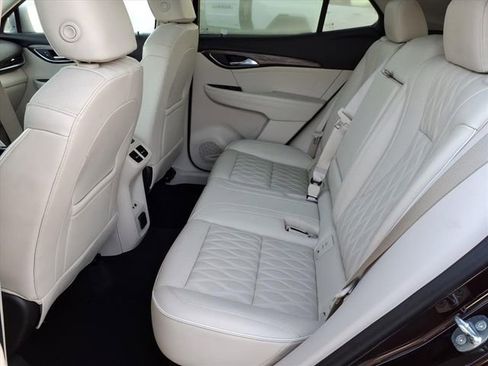 Used 2022 Buick Envision Avenir w/ Technology Package II image 9