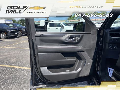 Used 2024 Chevrolet Suburban RST w/ Luxury Package AWD/4WD image 11
