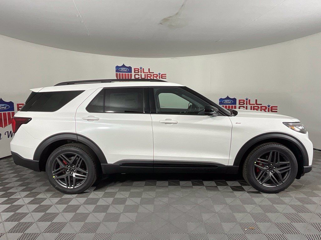 New 2026 Ford Explorer ST-Line w/ ST-Line Street Pack RWD image 2
