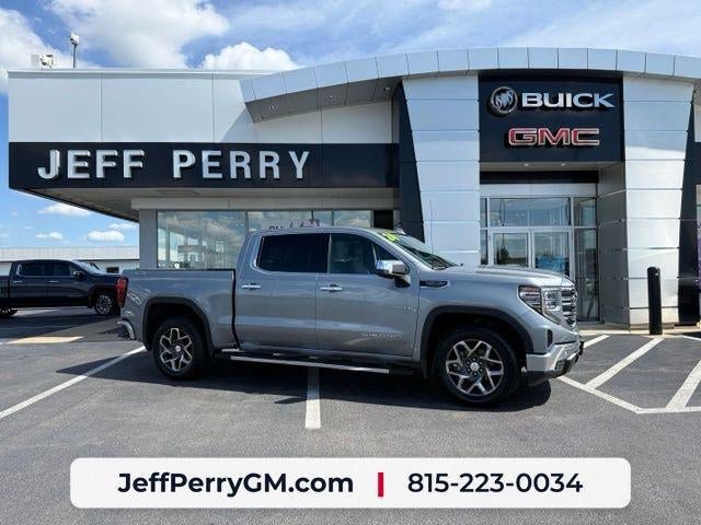 Used 2024 GMC Sierra 1500 SLT AWD/4WD image 1