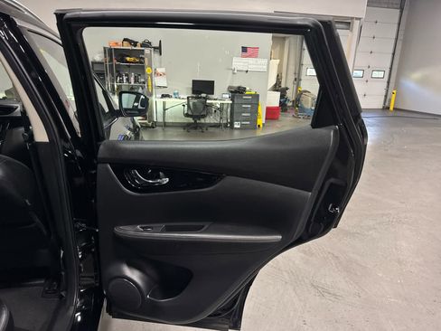 Used 2022 Nissan Rogue Sport SL w/ Premium Package image 26