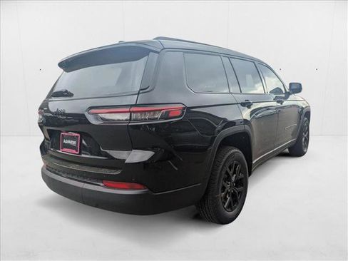 New 2025 Jeep Grand Cherokee L Altitude image 11