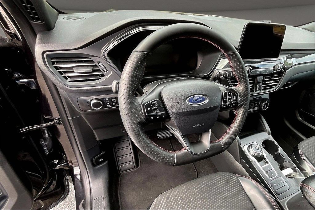 Used 2025 Ford Escape ST-Line AWD/4WD image 11