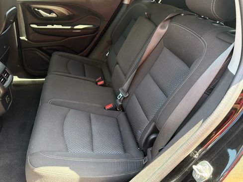 Used 2024 GMC Terrain SLE AWD/4WD image 18
