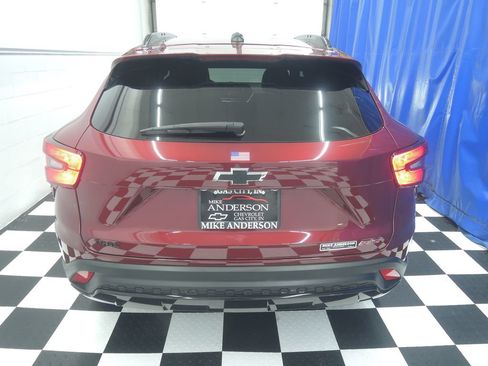 Used 2025 Chevrolet Trax RS FWD image 8