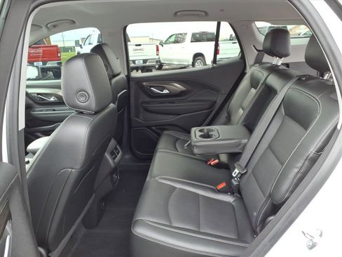 Used 2024 GMC Terrain SLT AWD/4WD image 28