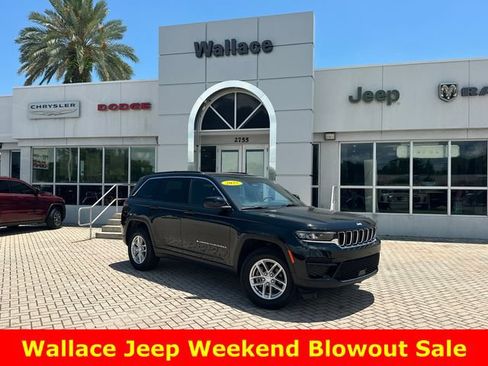Used 2025 Jeep Grand Cherokee Laredo X RWD image 1
