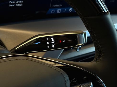 New 2026 Cadillac Vistiq Platinum image 29