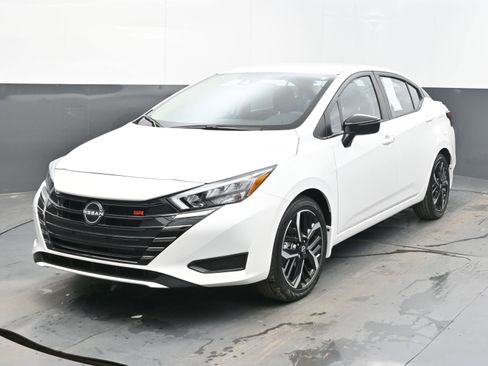 Certified 2025 Nissan Versa SR w/ Trunk Package image 3