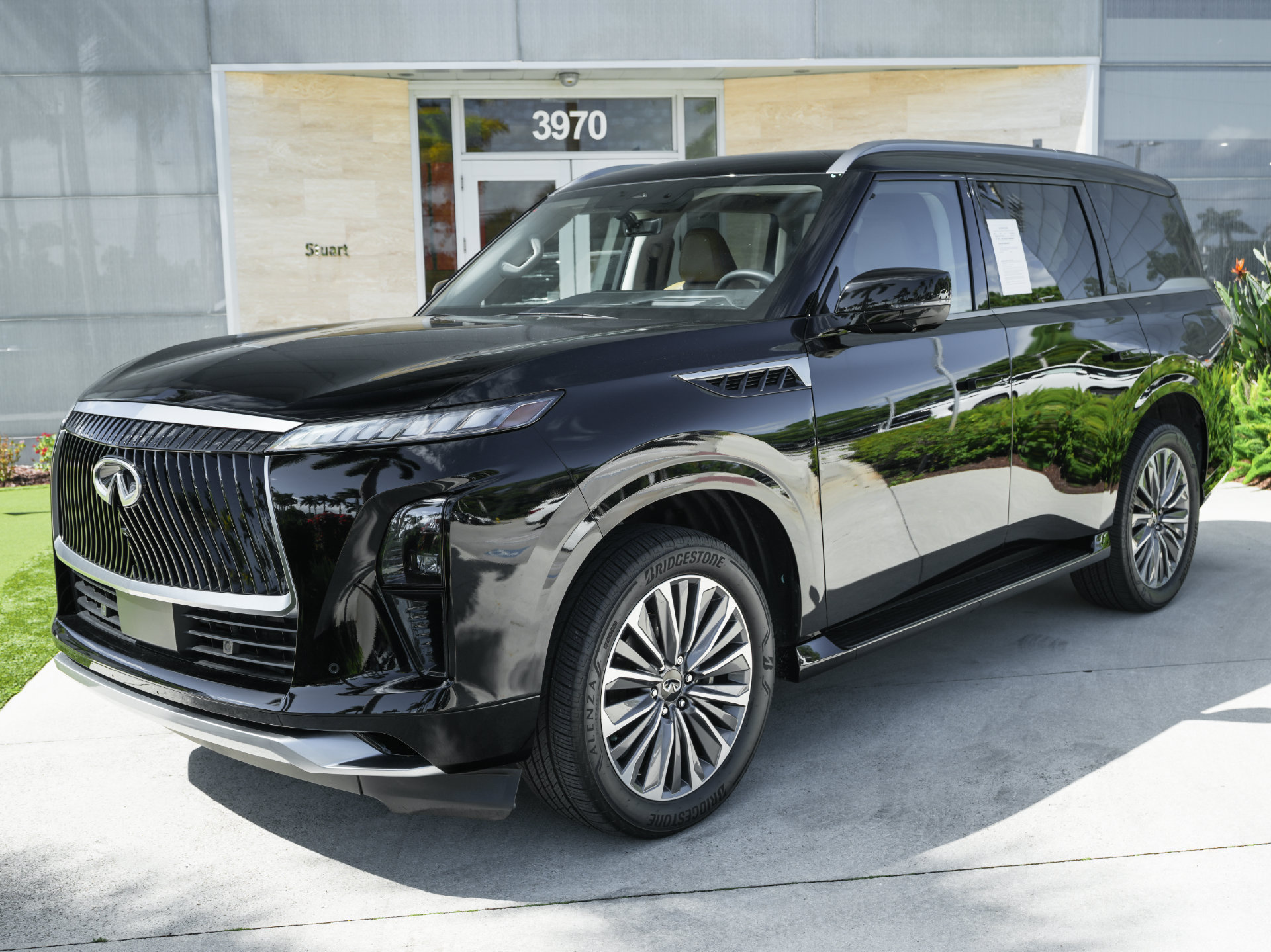 Certified 2025 INFINITI QX80 Luxe RWD image 28