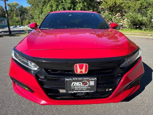 Used 2018 Honda Accord Sport image 9