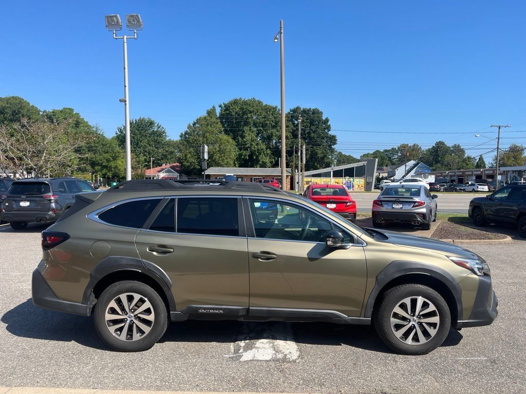 Used 2024 Subaru Outback Premium w/ Popular Package #1A AWD/4WD image 3