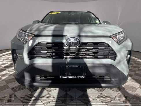 Used 2019 Toyota RAV4 XLE image 2