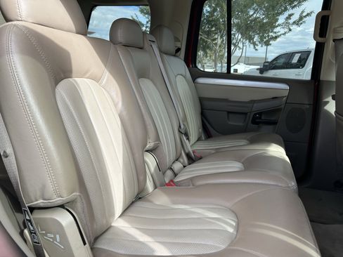 Used 2003 Mercury Mountaineer Base image 16