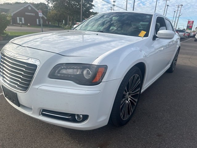Used 2013 Chrysler 300 S RWD image 5