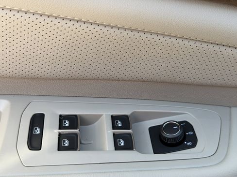 New 2026 Volkswagen Atlas SE image 16