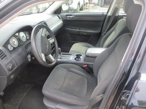 Used 2008 Chrysler 300 LX image 10