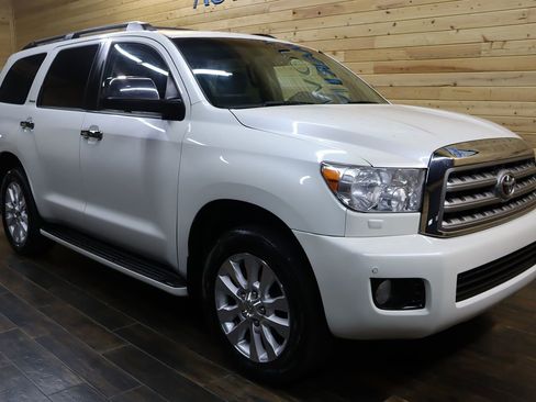Used 2013 Toyota Sequoia Platinum RWD image 2