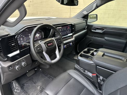 Used 2026 GMC Sierra 1500 SLT AWD/4WD image 10