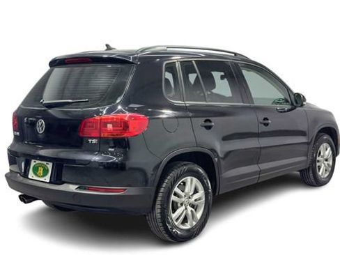 Used 2017 Volkswagen Tiguan S FWD image 2