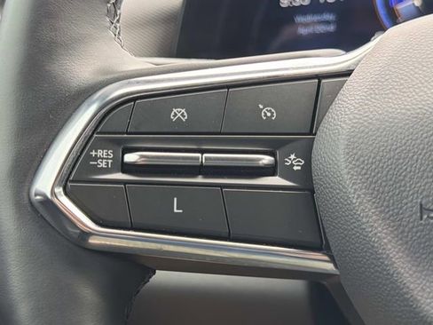 Used 2025 Chevrolet Equinox LT w/ Safety and Technology Package FWD image 23