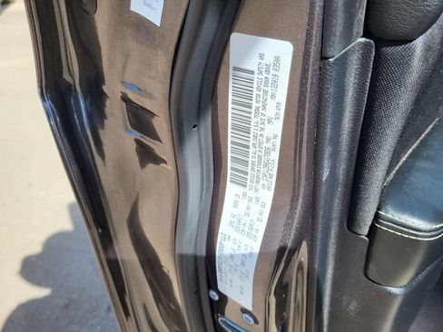 Used 2014 Jeep Cherokee Latitude w/ Cold Weather Group FWD image 28