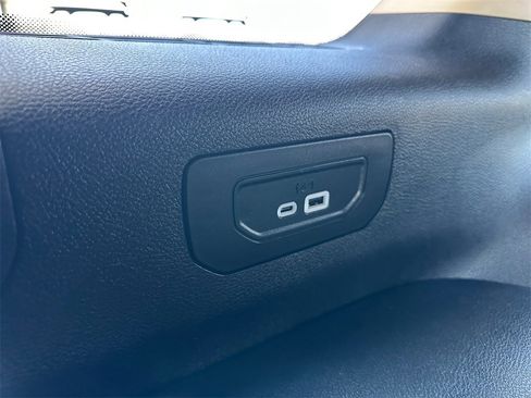 Used 2022 Jeep Grand Cherokee L Limited image 34