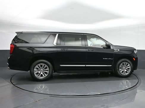 Used 2022 GMC Yukon XL Denali w/ Max Trailering Package image 8