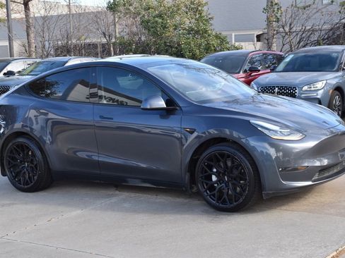 Used 2021 Tesla Model Y Long Range image 5