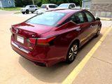 Used 2022 Nissan Altima 2.5 SV w/ SV Premium Package image 3