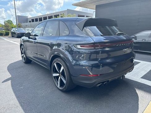 Certified 2024 Porsche Cayenne AWD/4WD image 3