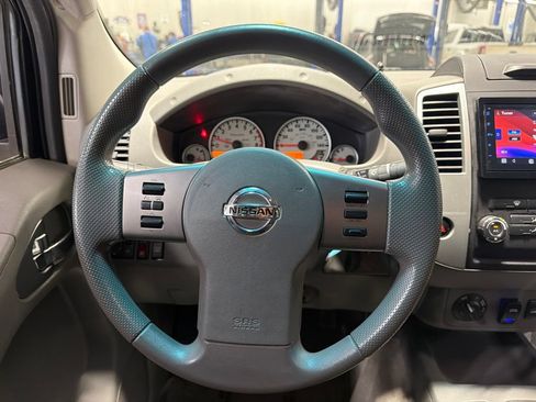 Used 2012 Nissan Frontier SV w/ Sport Appearance Pkg AWD/4WD image 18