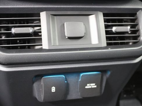 Used 2023 Ford F150 Lariat image 11