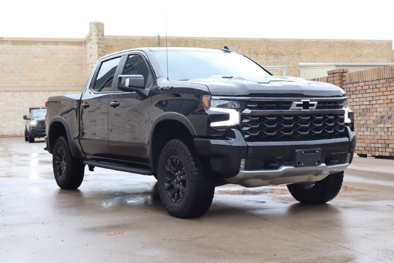 Used 2026 Chevrolet Silverado 1500 ZR2 w/ Dark Appearance Package AWD/4WD image 2
