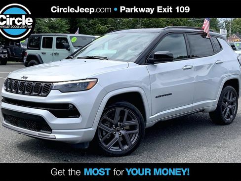 Certified 2025 Jeep Compass Limited w/ High Altitude Package AWD/4WD image 1