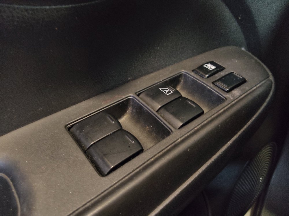 Used 2018 Nissan Versa SV FWD image 27