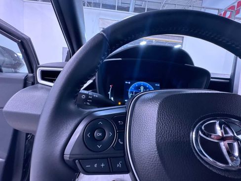 Used 2025 Toyota Corolla SE w/ SE Premium Package image 20