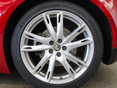 Used 2016 Alfa Romeo 4C Coupe w/ Convenience Group - Coupe RWD image 11