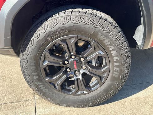 Used 2025 GMC Canyon Elevation w/ Convenience Package image 10