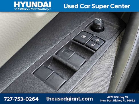 Used 2025 Toyota Corolla LE FWD image 26