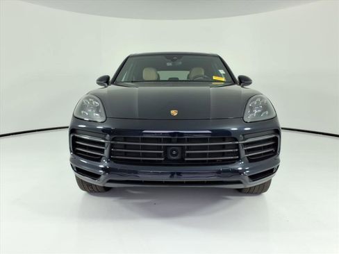 Certified 2023 Porsche Cayenne Platinum Edition image 9